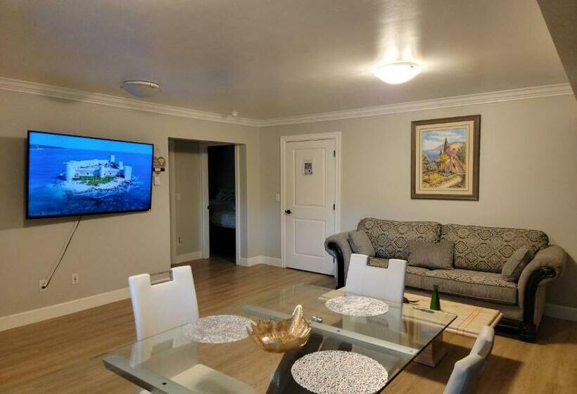 Family Suite, Oscar Inn & 2bd Family Suite Or Private Room