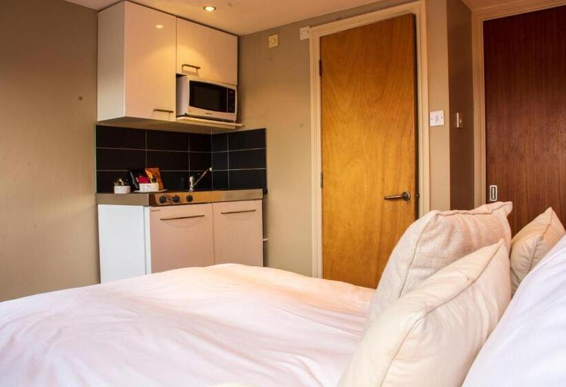 Номер Basic, Amherst Brighton