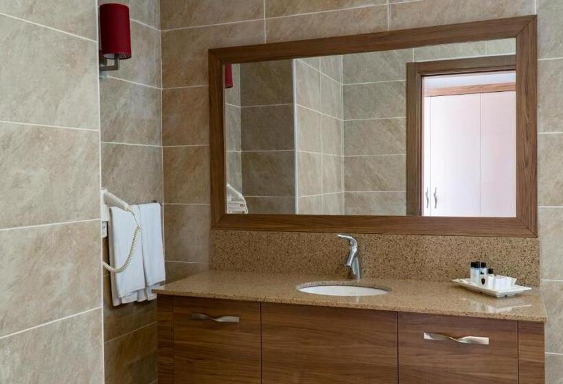 Апартаменты 3 Спальни, Ladies Beach Suite