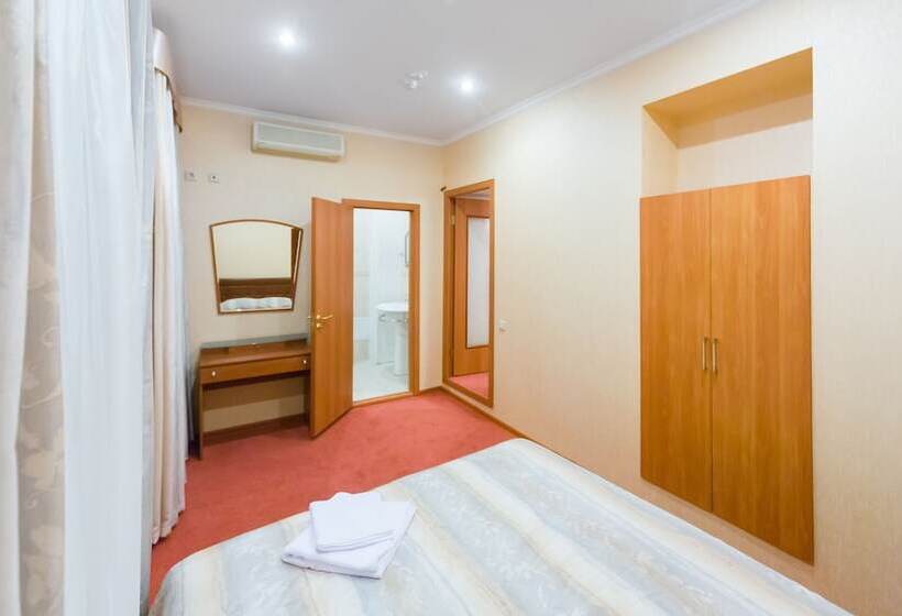 اتاق استاندارد چهار تخته, Prestige House Verona