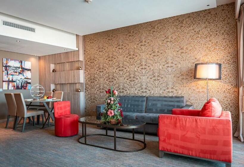 Suite Llit King, Royal Tulip City Center