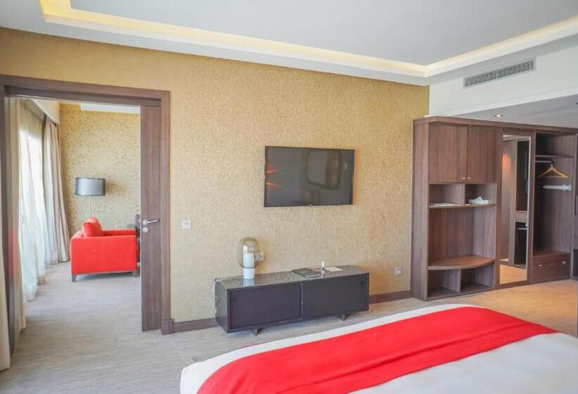 Suite Llit King, Royal Tulip City Center