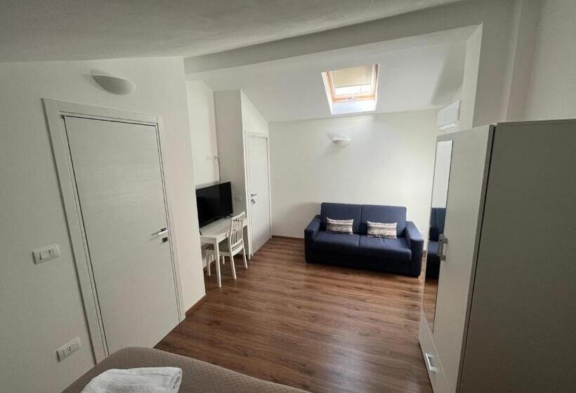 اتاق استاندارد چهار تخته, Guest House All 83