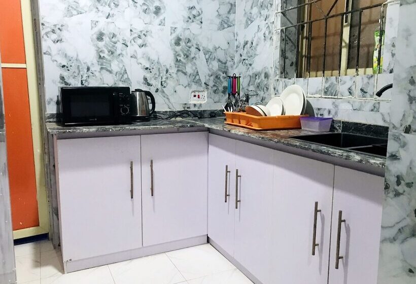 اتاق استاندارد, Umbrella Properties   Eleyele Ibadan