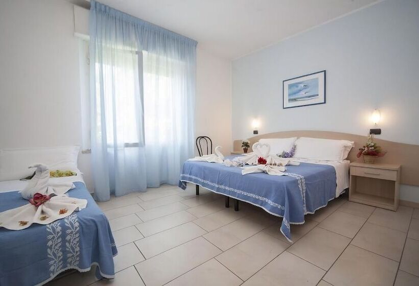 Habitación Triple Estándar, Marilonda