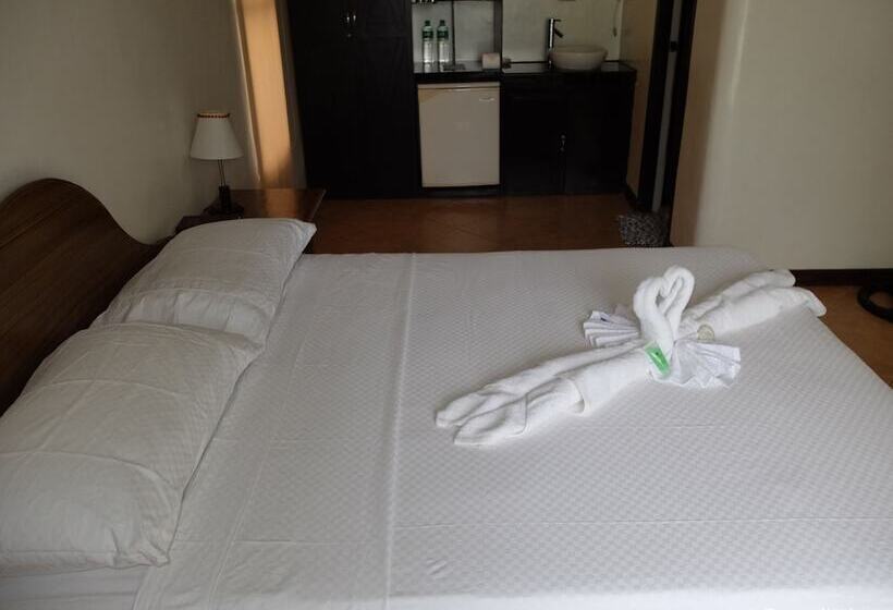 غرفة عائلية, Turtle Inn Resort