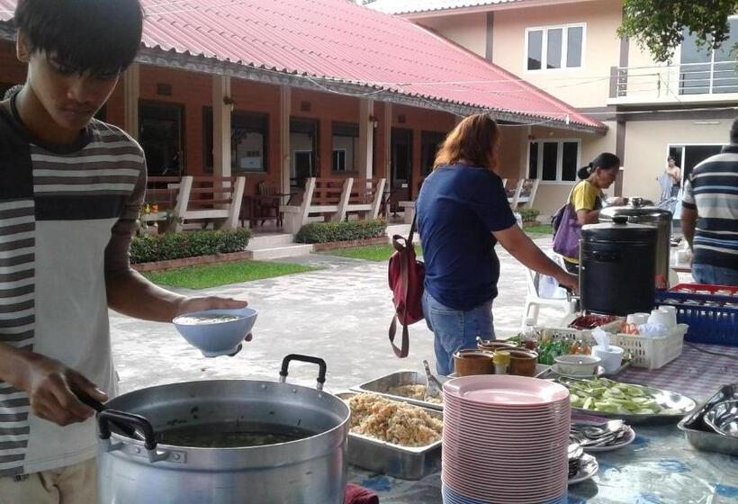 4인용 스탠다드 룸, สุขทวีรีสอร์ท อ่าวมะนาว