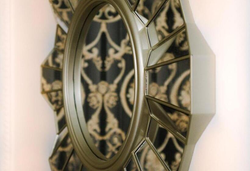 اتاق لوکس, Popas Boutique