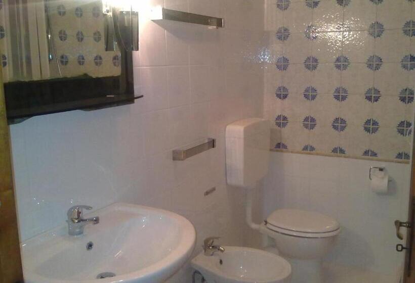اتاق استاندارد سه نفره, B&b Il Cedro