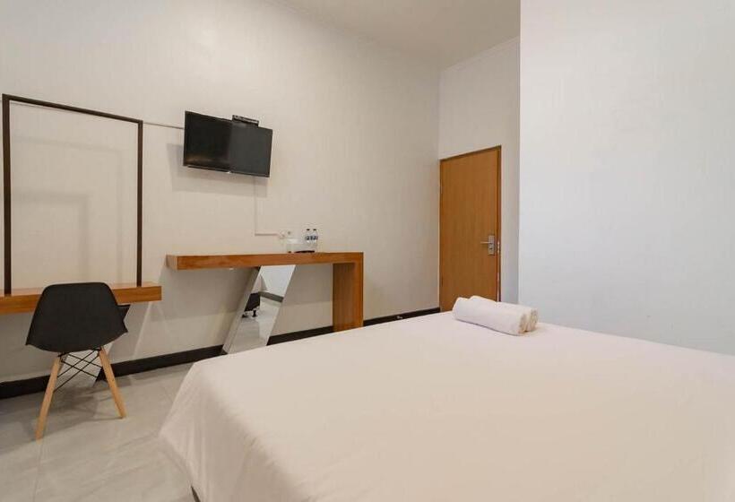 Номер Deluxe, Urbanview Hotel Sagara Bogor