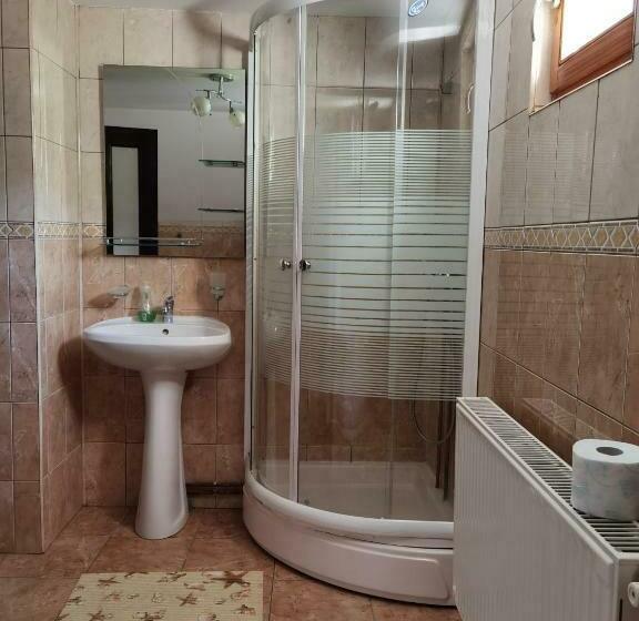 标准间, Casa Girbacea