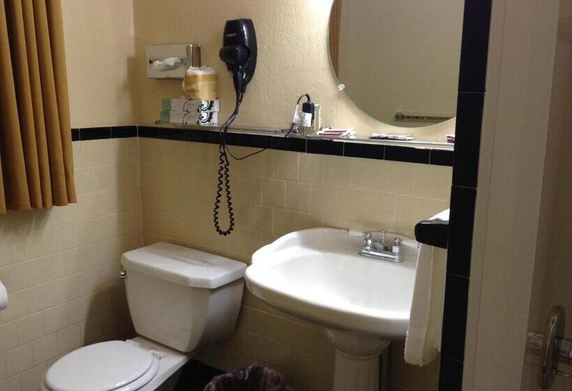 Номер Стандарт, Briarcliff Motel