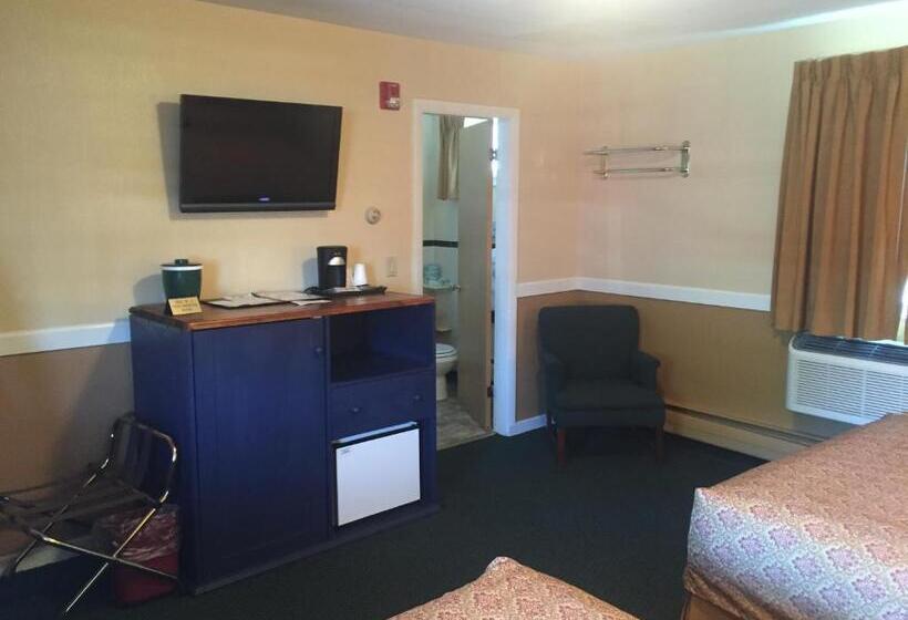 Номер Стандарт с Балконом, Briarcliff Motel