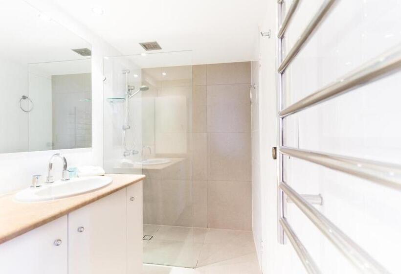 דירת חדר שינה  1 עם נוף לעיר, Breakers North Absolute Beachfront Apartments