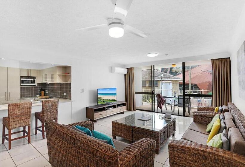 דירת 2 חדרי שינה עם נוף לבריכה, Breakers North Absolute Beachfront Apartments