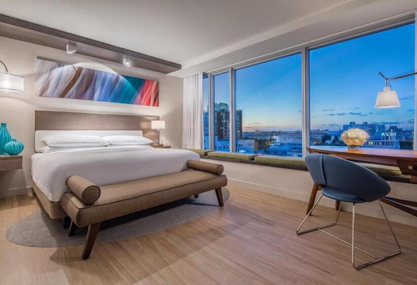 اتاق استاندارد با تخت بزرگ, Hyatt Centric South Beach Miami