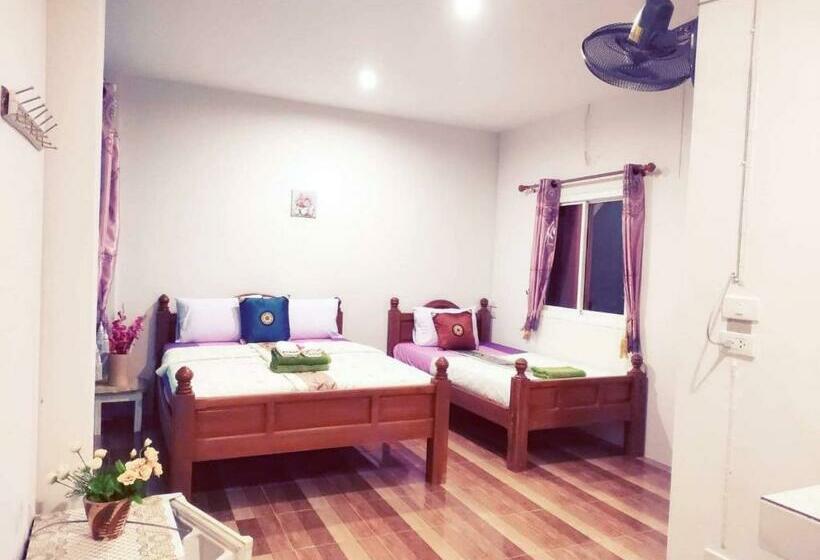 Номер Стандарт Трехместный, Baan Haneen At Lanta