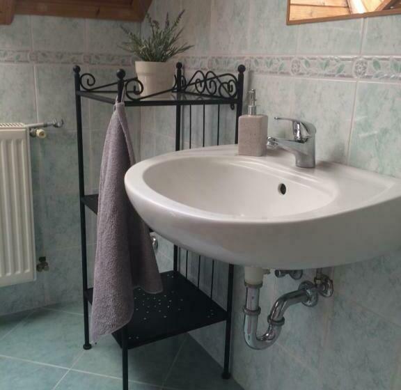 Четырехместный Номер Стандарт, Cosy Rooms On The Lake Near Budapest And The Airport