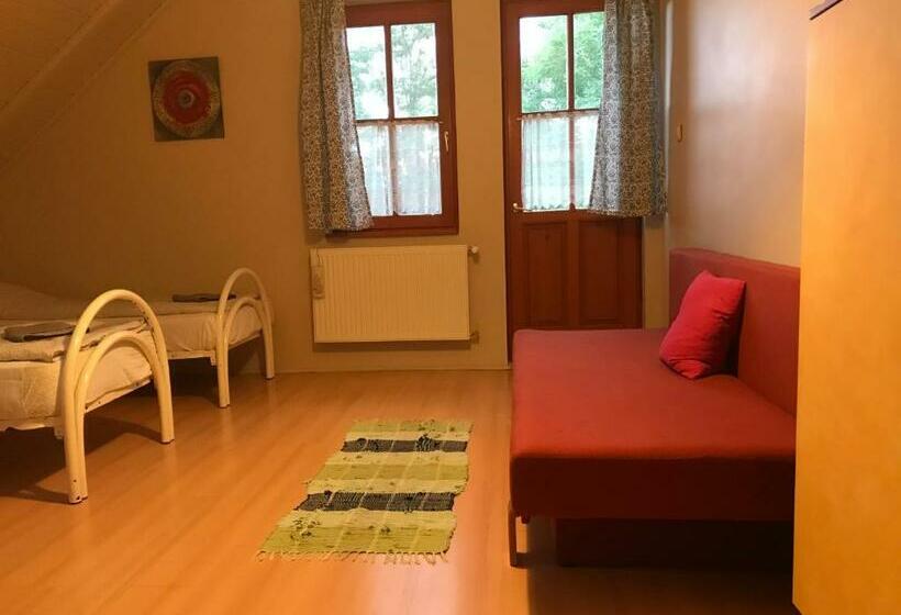 Четырехместный Номер Стандарт, Cosy Rooms On The Lake Near Budapest And The Airport
