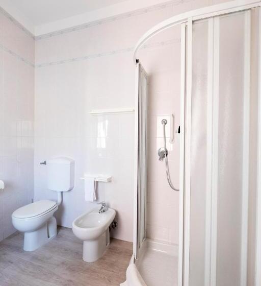 Стандартный внешний трехместный номер с ванной комнатой, Berici Bed And Breakfast