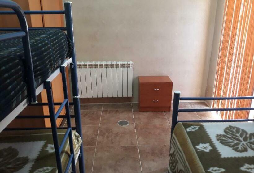 Кровать в Общей Комнате, Albergue Turístico Las Eras