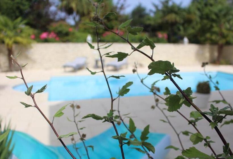 Номер Deluxe Кровать Кинг, Le Domaine D Etaville