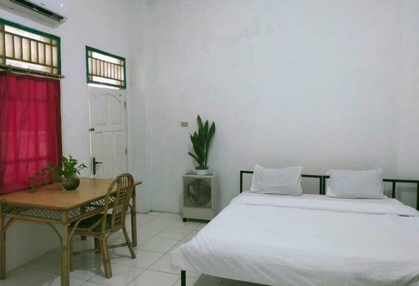 스탠다드 룸, Ombai Guest House 27 Syariah Mitra Reddoorz