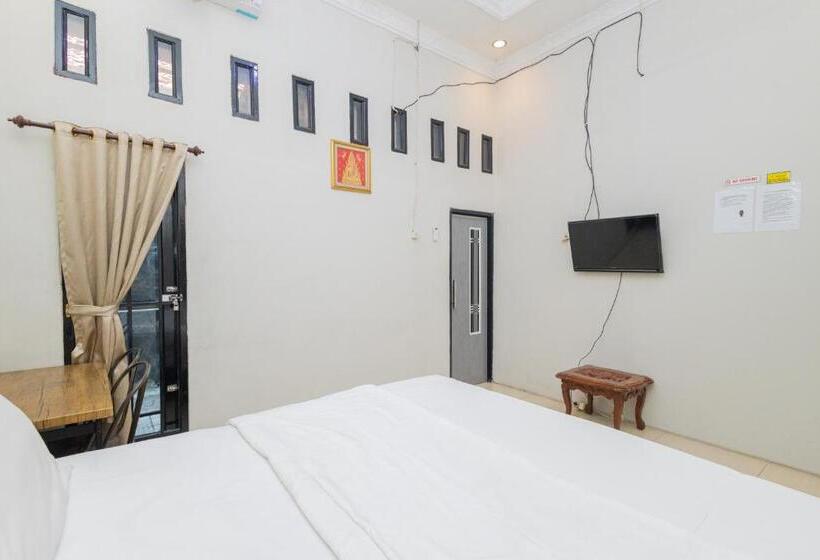 スタンダードルーム, Boss Residence Serang Mitra Reddoorz