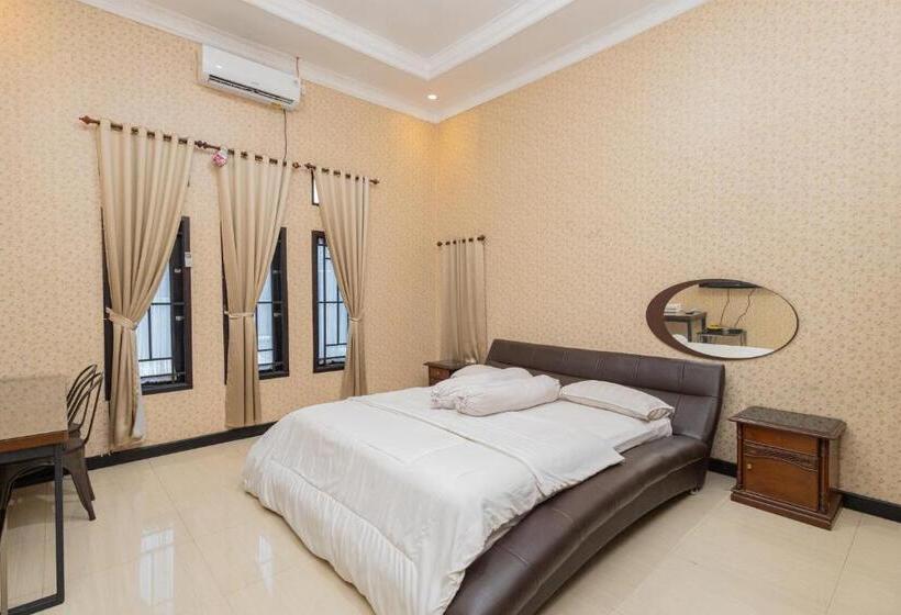 Номер Deluxe, Boss Residence Serang Mitra Reddoorz
