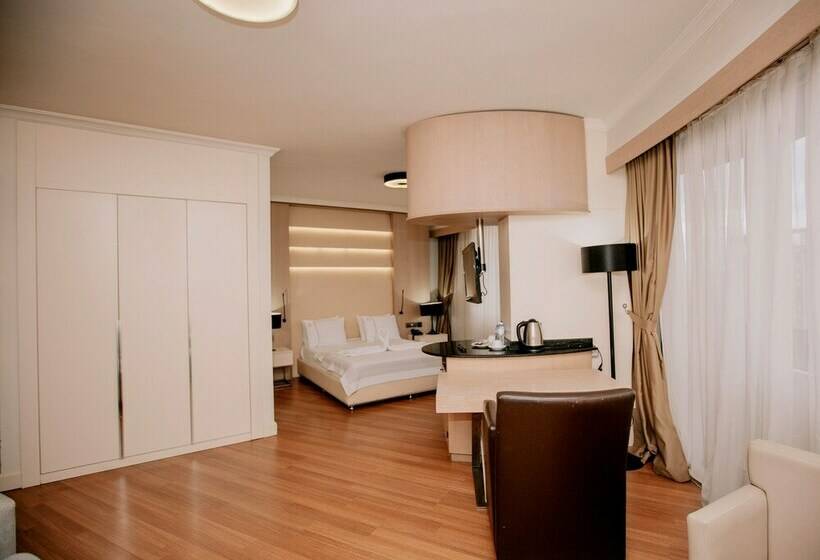اتاق لوکس با چشم‌انداز دریا, Aurum Trabzon Hotel