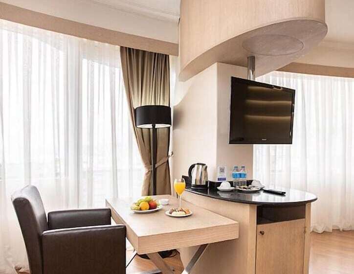 اتاق لوکس با چشم‌انداز دریا, Aurum Trabzon Hotel