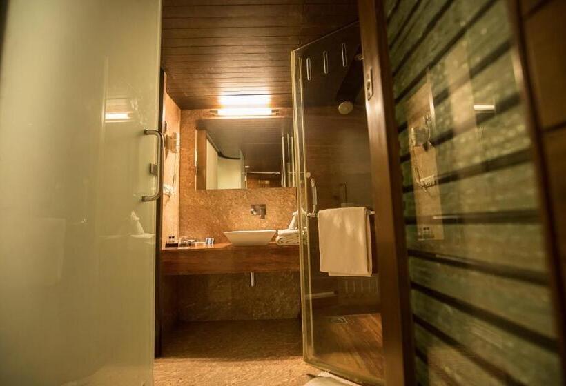Habitació Business, Bizz The