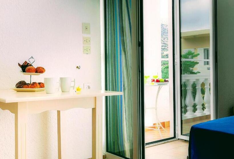 스탠다드 스튜디오, Ibiscus Hotel Malia