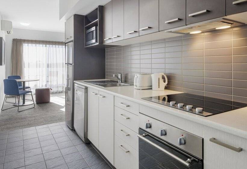 Апартаменты 1 Спальня, Quest Werribee