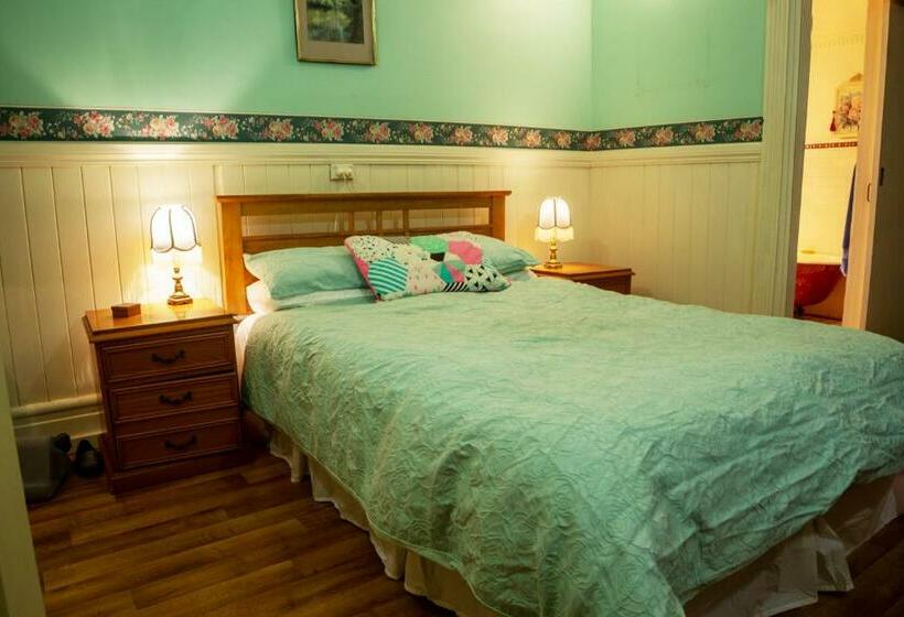 Номер Deluxe Кровать Кинг, Wagin Cottage Garden Bed And Breakfast