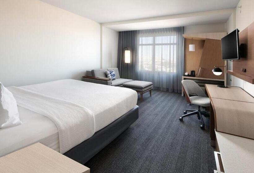 اتاق استاندارد با تخت بزرگ برای معلولان, Courtyard By Marriott Lubbock Downtown/university Area