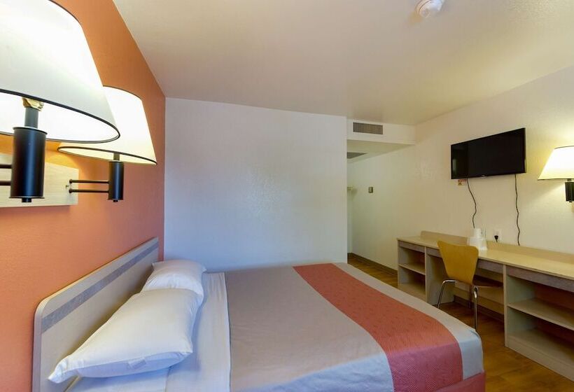 Номер Deluxe, Motel 6 Weed  Mount Shasta