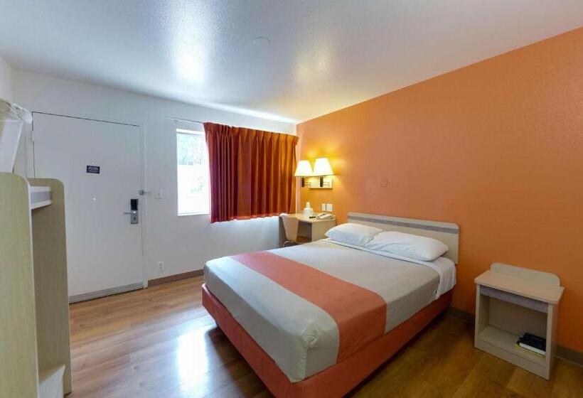 Номер Стандарт, Motel 6 Weed  Mount Shasta