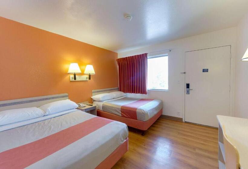 디럭스 4인 룸, Motel 6 Weed  Mount Shasta