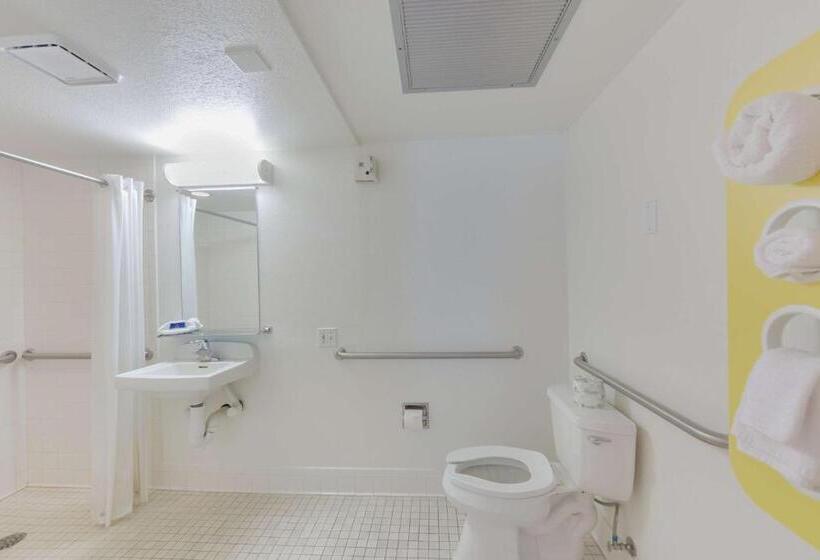 장애인을 위한 스탠다드 룸, Motel 6 Weed  Mount Shasta