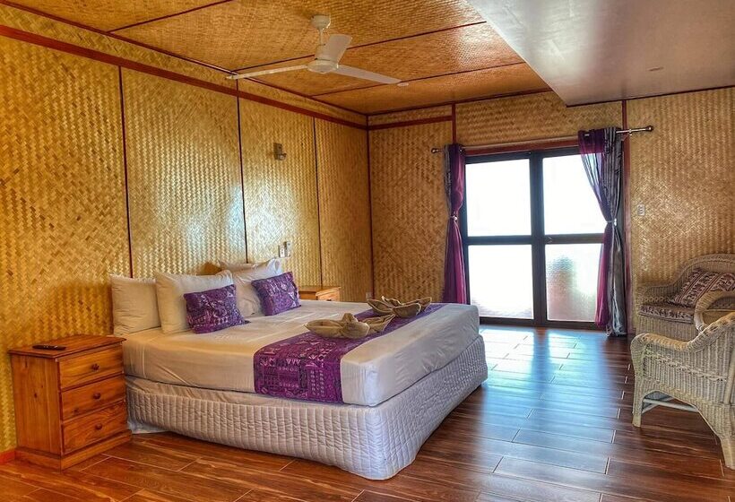 Bungalow Deluxe, Rino S Motel