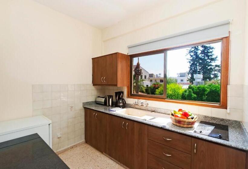 استودیوی استاندارد, Follow The Sun Hotel Apartments