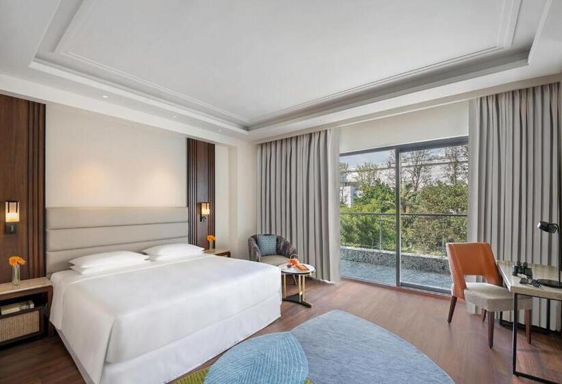带大床的豪华间, Hyatt Centric Rajpur Road Dehradun