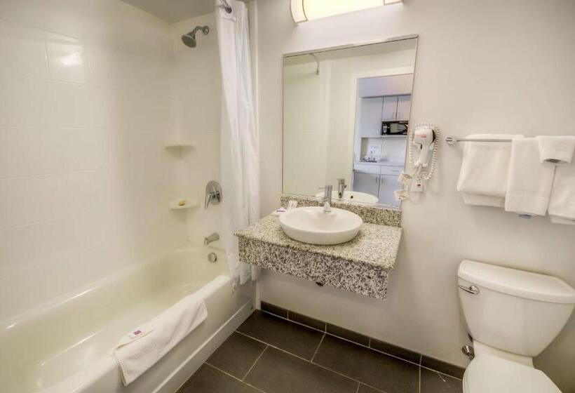 キングサイズベッドのデラックスルーム, Motel 6estevan, Sk