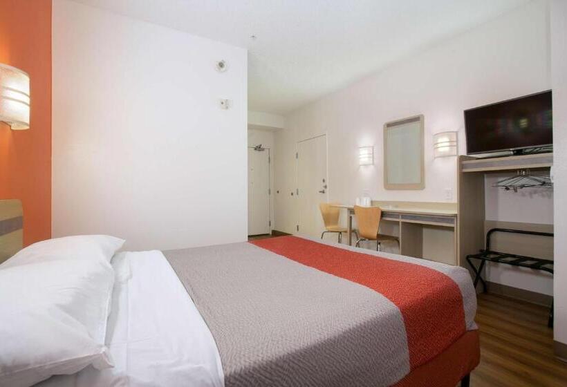 Номер Deluxe, Motel 6brooklyn Center, Mn  Minneapolis
