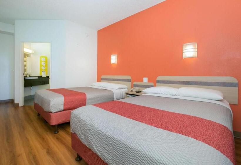 Четырехместный Номер Deluxe, Motel 6brooklyn Center, Mn  Minneapolis