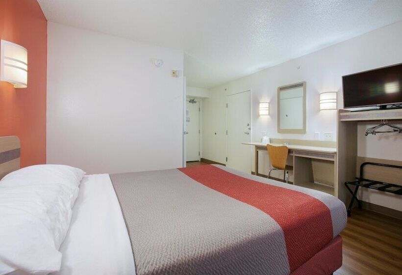 Номер Deluxe, Motel 6brooklyn Center, Mn  Minneapolis