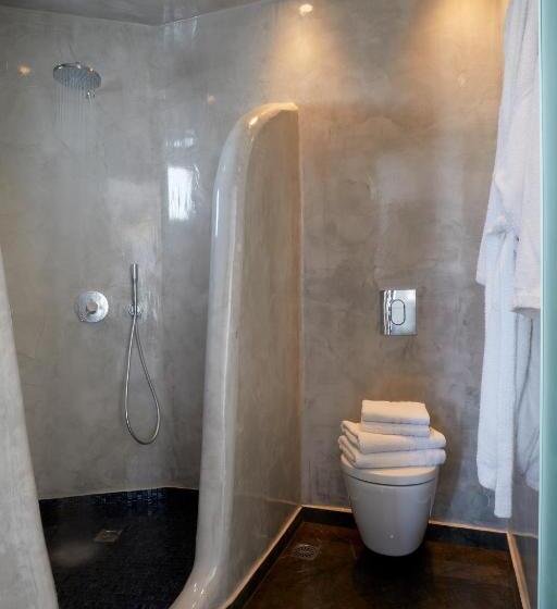 Suite con Hidromasaje, Oia Suites