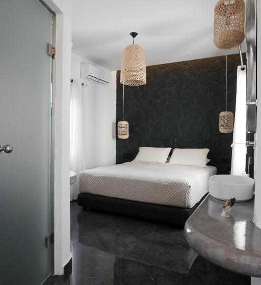 Suite con Hidromasaje, Oia Suites