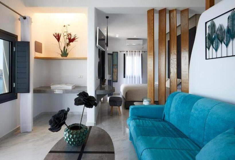 Suite con Hidromasaje, Oia Suites